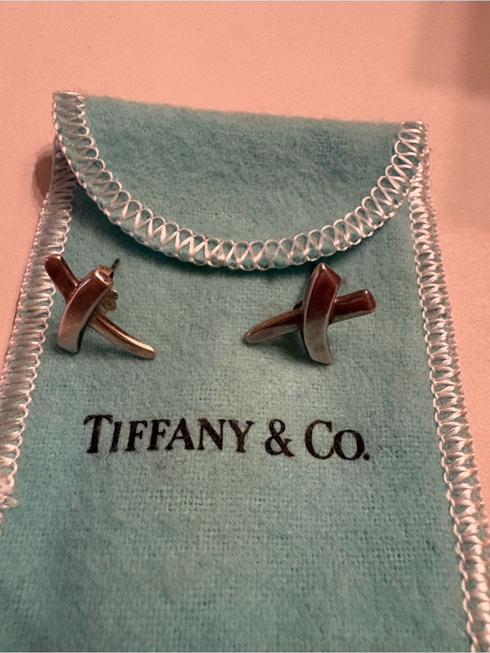 Tiffany & Co. Silver X Paloma Picasso earrings on Signature Blue Pouch - Picture 5 of 5